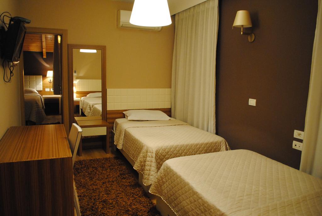 Hotel Vila 60 Tirana Eksteriør billede